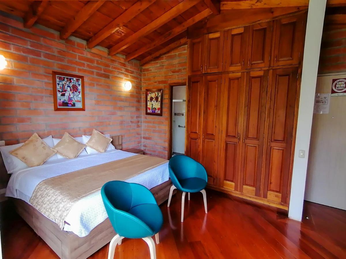 Hotel Hevilat Paraiso De Oriente リオネグロ エクステリア 写真