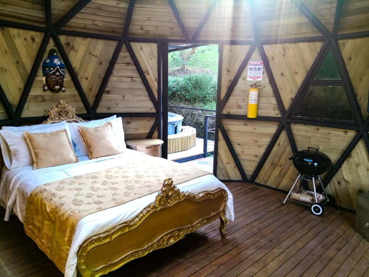 Hotel Hevilat Paraiso De Oriente リオネグロ エクステリア 写真