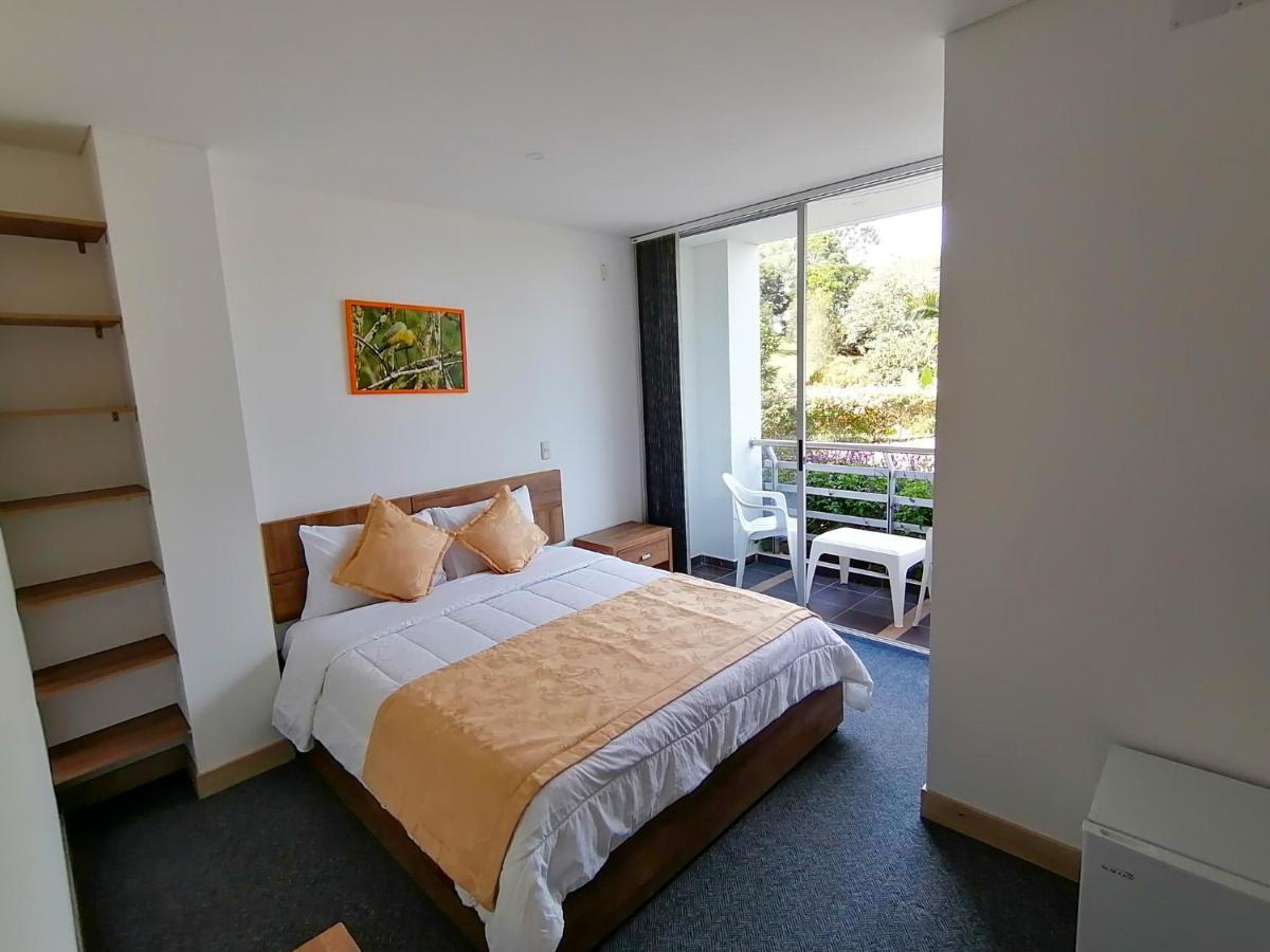 Hotel Hevilat Paraiso De Oriente リオネグロ エクステリア 写真