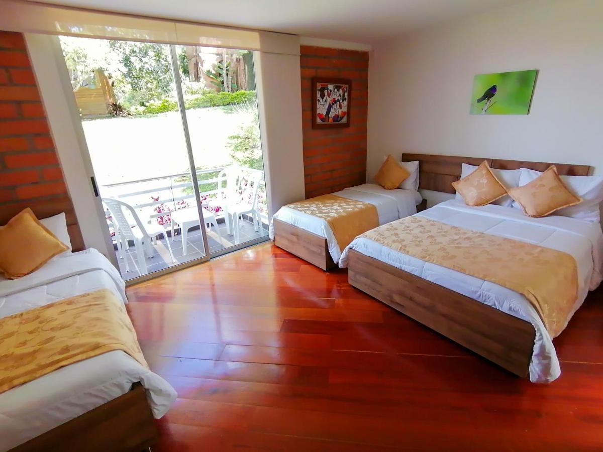 Hotel Hevilat Paraiso De Oriente リオネグロ エクステリア 写真