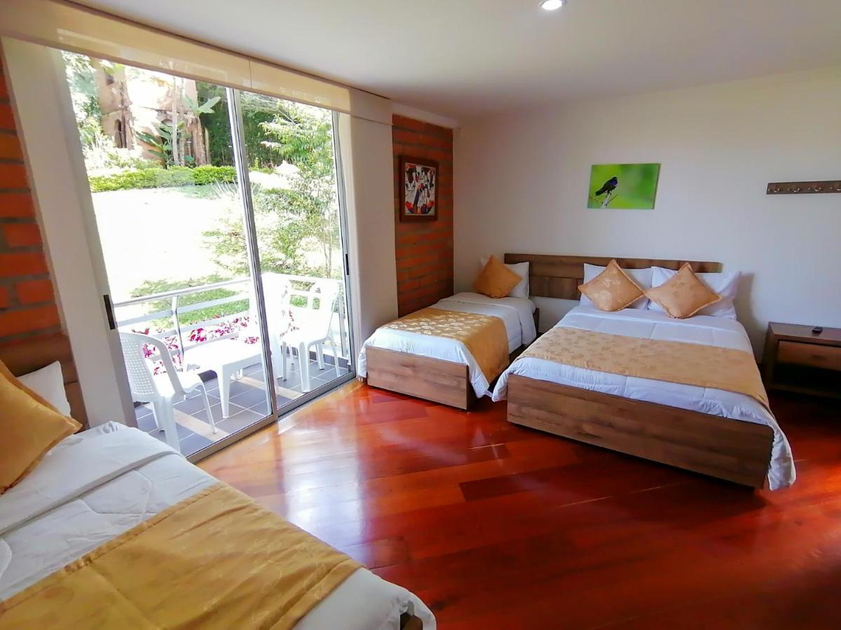 Hotel Hevilat Paraiso De Oriente リオネグロ エクステリア 写真
