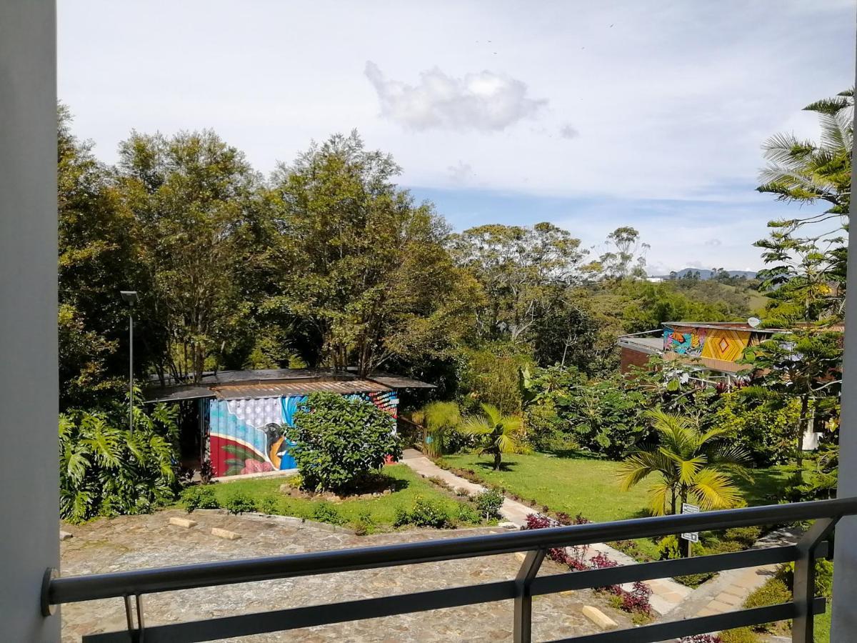 Hotel Hevilat Paraiso De Oriente リオネグロ エクステリア 写真